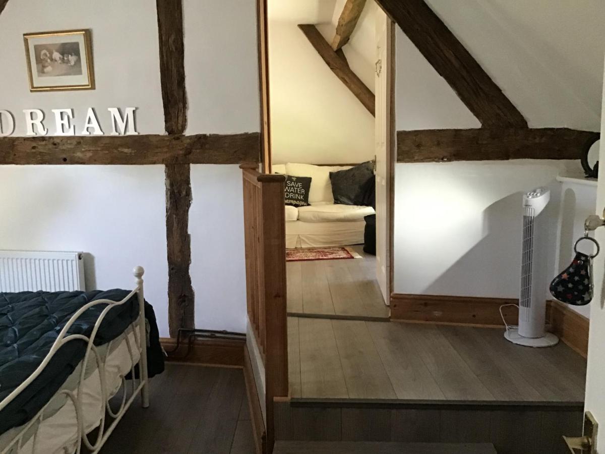 La Ville - Les Petits Champs Bed and Breakfast Buais-les-Monts Exteriör bild